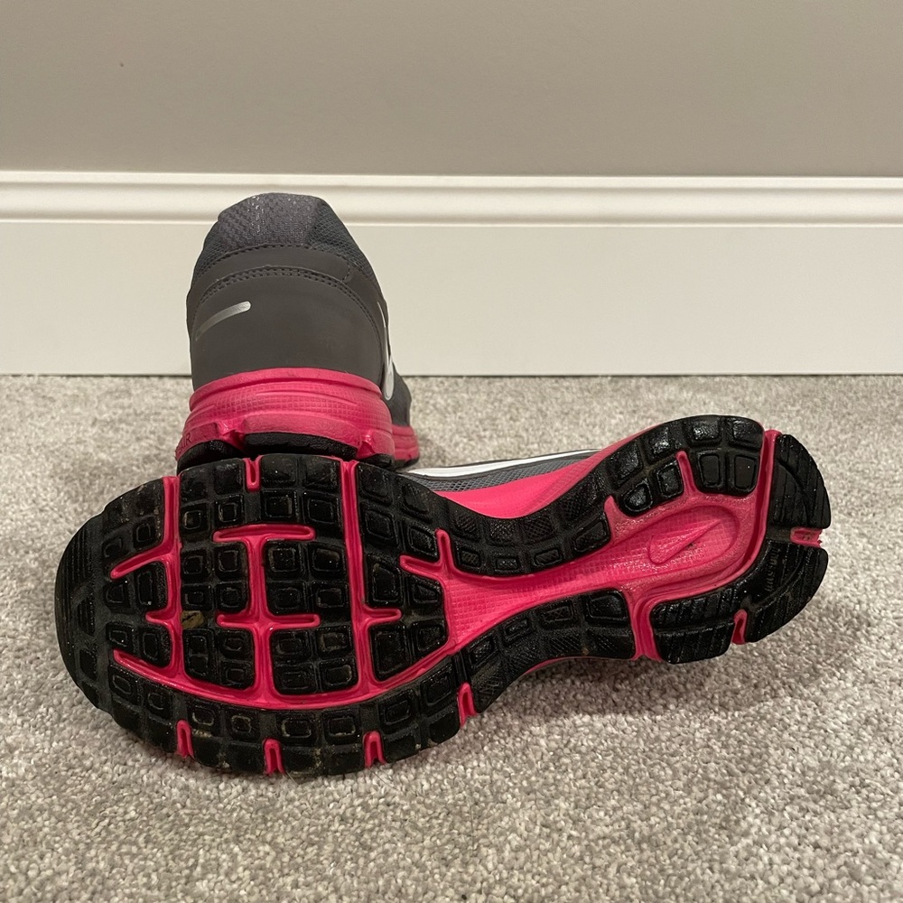 Gently worn gray and pink Nike size 6.5